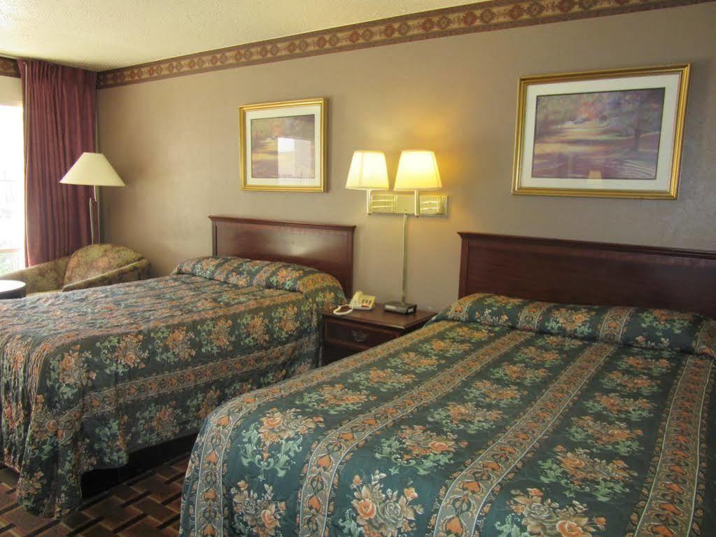 Red Roof Inn Lewisville Zewnętrze zdjęcie